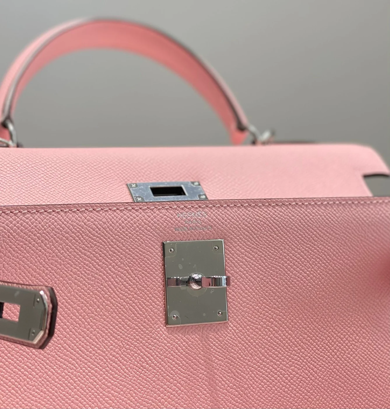 Hermès Kelly 28 cm In Rose Sakura Epsom Silver Hardware Bag product view 7