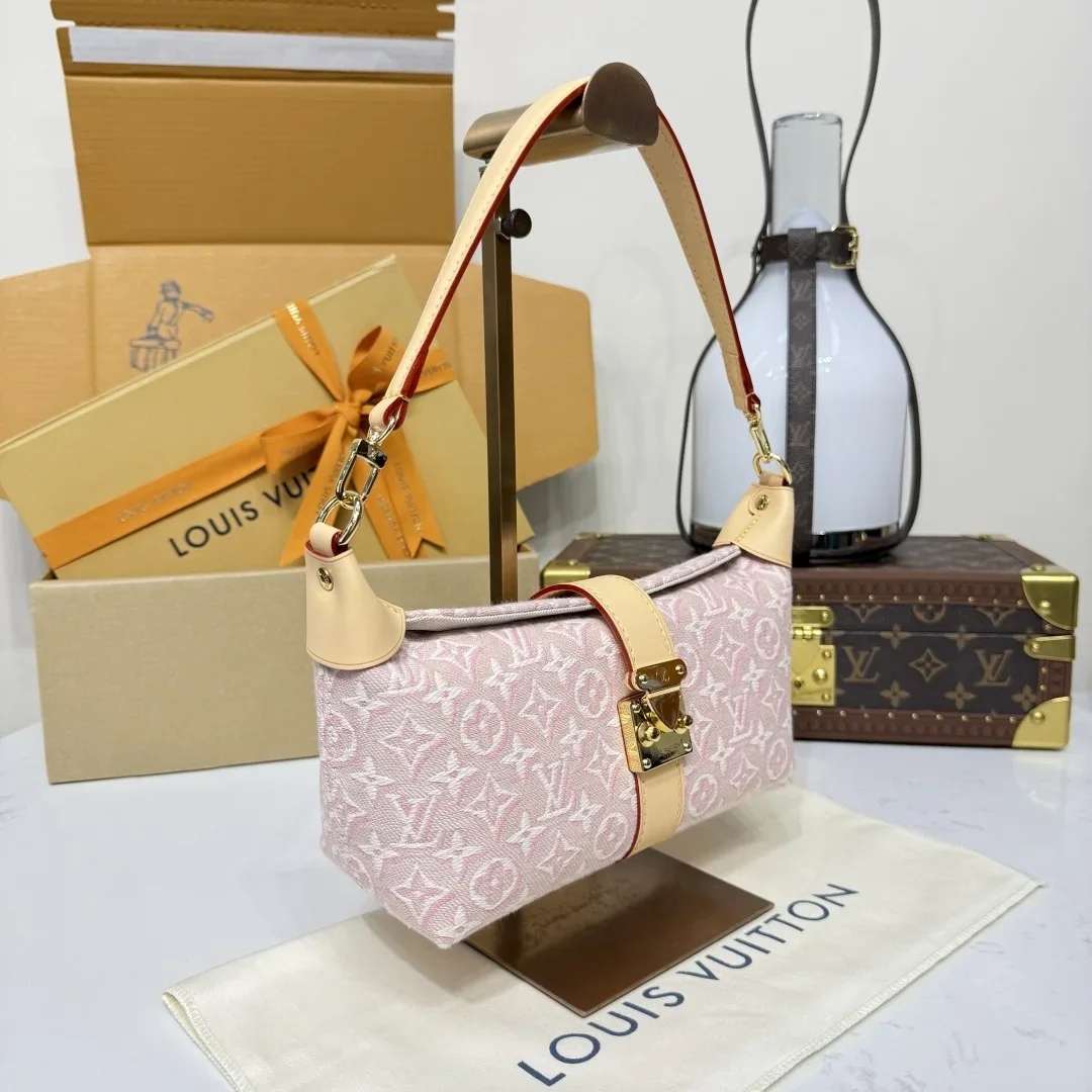 Louis Vuitton Pochette Pink Monogram Emblème Bag product view 2