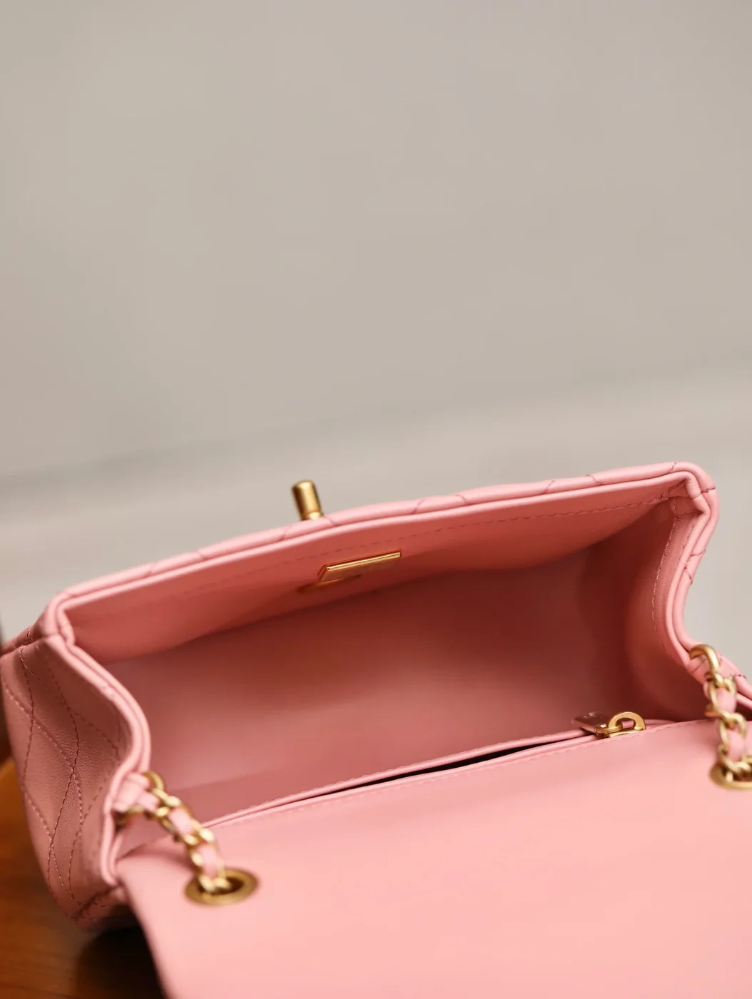 Chanel Classic Flap 18 cm Pink Gold Hardware Bag product view 7