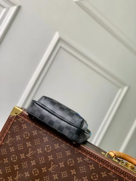 Louis Vuitton Avenue Slingbag 31 In Black And Grey Damier Graphita Canvas Calfskin Bag product view 4