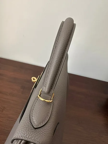 Hermès Kelly 28 cm Etain Togo Gold Hardware Bag product view 8