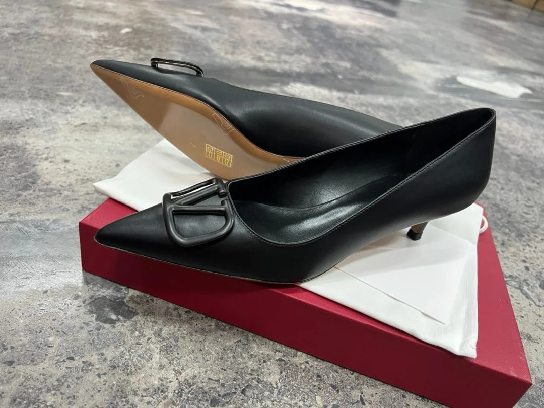 Valentino Women Black Leather Pointed Pumps product view 2
