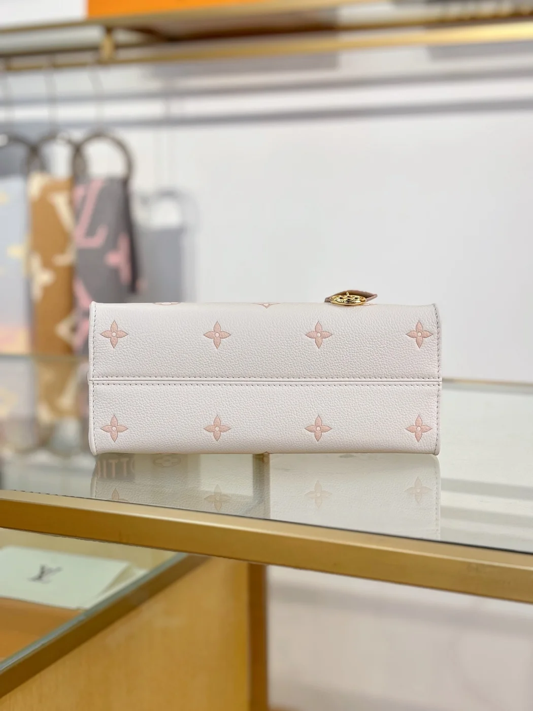 Louis Vuitton OnTheGo White Monogram Tote Bag product view 6