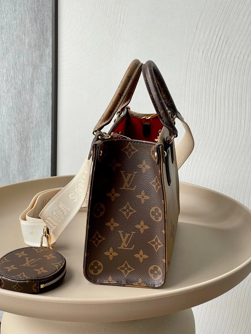 Louis Vuitton On The Go Handbags Louis Vuitton Pattern 25x19x11.5 cm product view 6