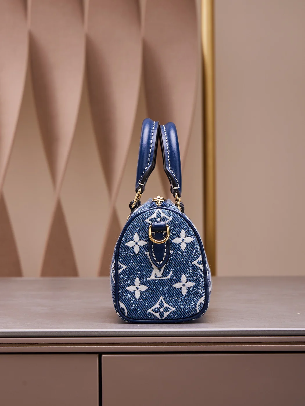 Louis Vuitton Speedy Monogram Demin Woman’s Handbags 16x10x7.5 cm product view 4