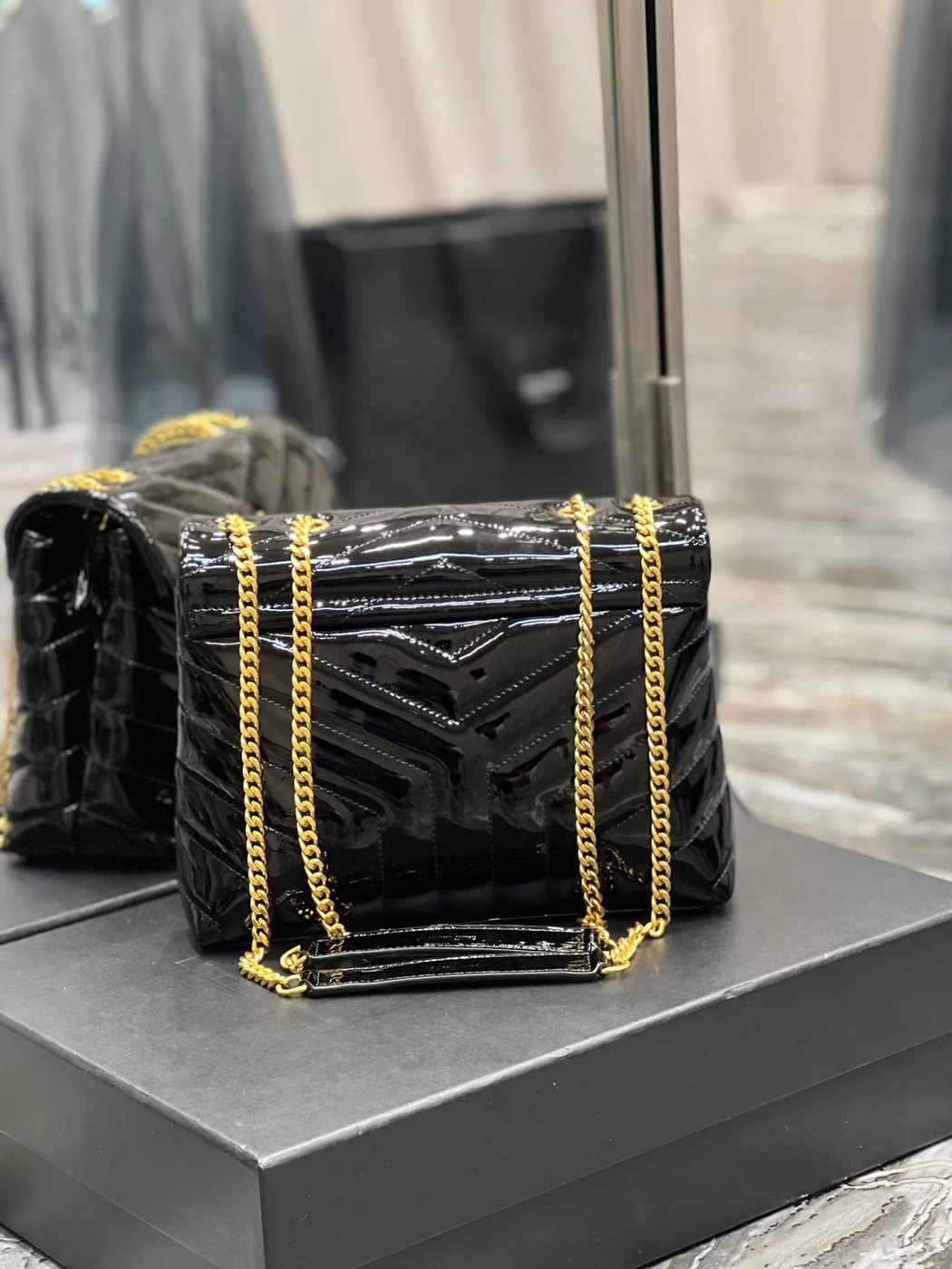 Saint Laurent ‘Loulou Medium’ shoulder bag product view 3