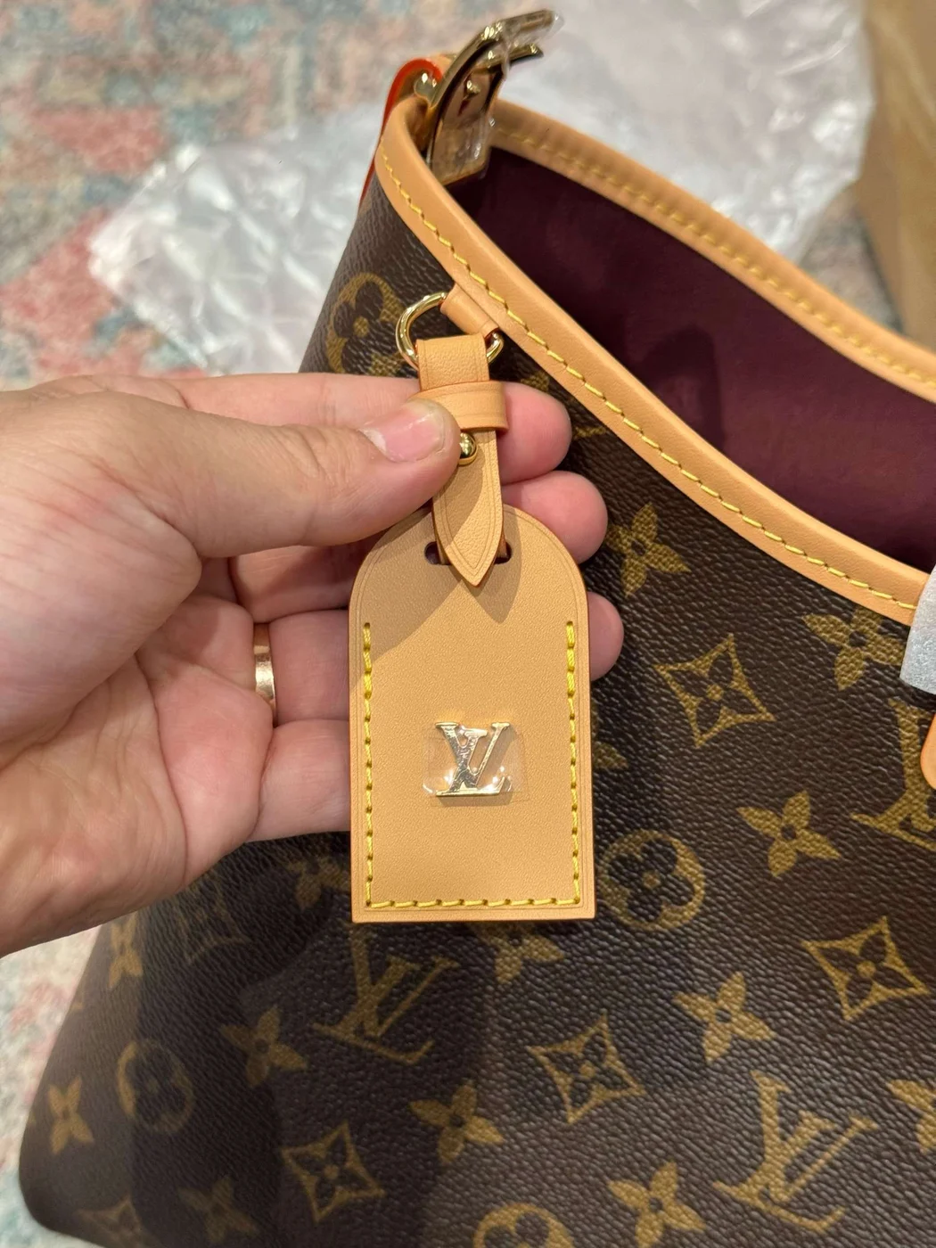 Louis Vuitton Handbags Louis Vuitton Carry All MM Monogram Brown Color 39x30x15cm product view 6