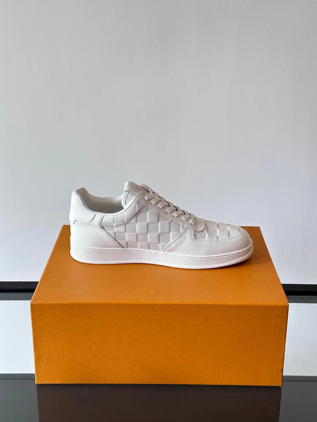 Louis Vuitton Men White Sneakers — Perforated Toe Detail product view 6
