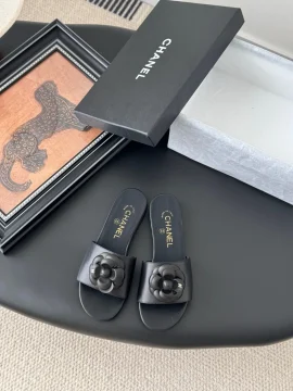 Chanel Women Black Leather Flower Detail Slides product photo