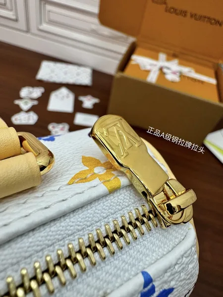 Louis Vuitton Speedy 20 Bag product view 2