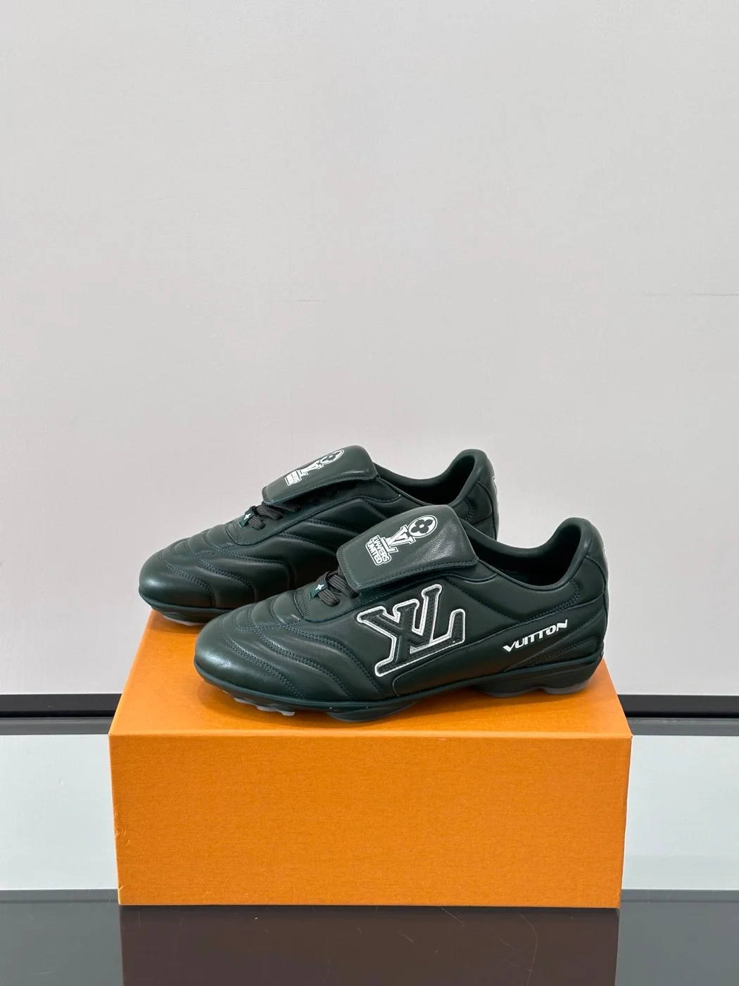 Louis Vuitton Men Black Leather Sneakers product view 3