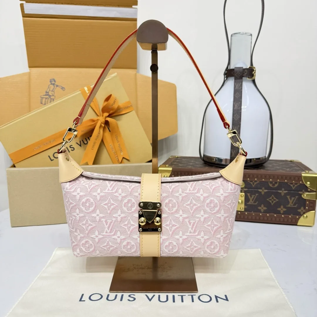 Louis Vuitton Pochette Pink Monogram Emblème Bag product view 1