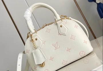 Louis Vuitton Alma BB bag in Milky White product photo