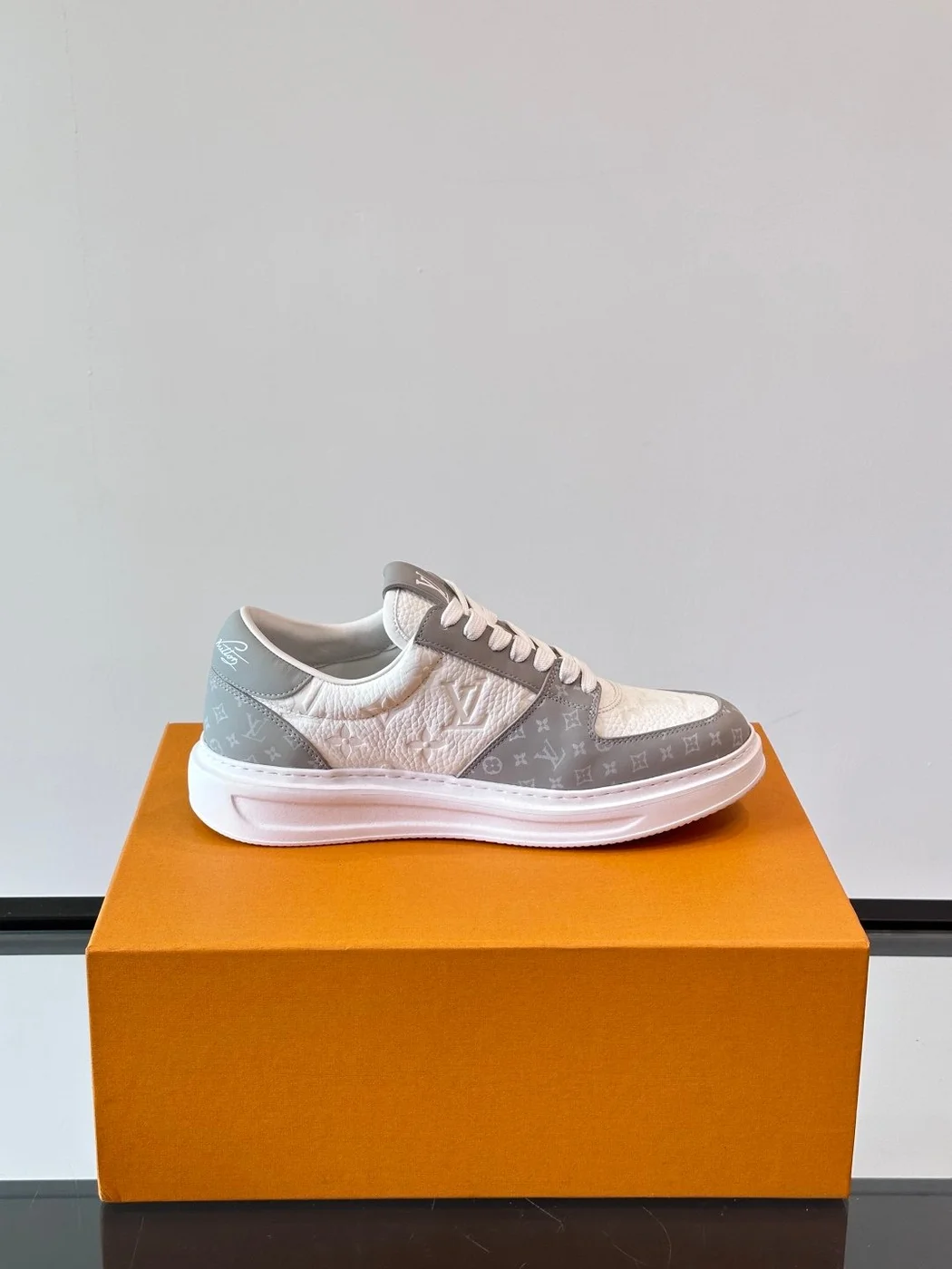Louis Vuitton Men White Gray Leather Sneakers product view 6
