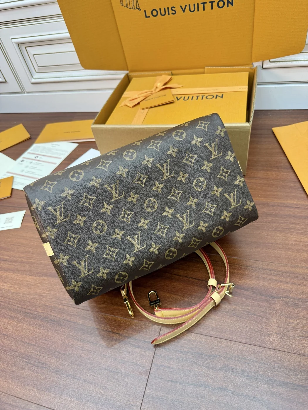 Louis Vuitton Speedy Bandoulière 30 in Monogram canvas Bag product view 5