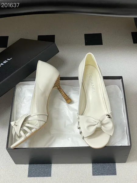 Chanel bow heels product photo