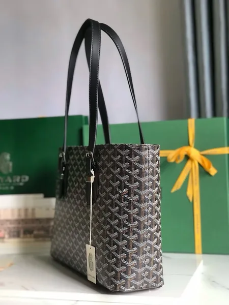 Goyardine Sac Marie Galante MM Black Bag product view 5