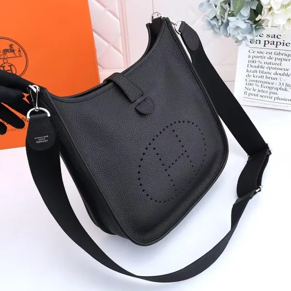 Hermès Evelyne III 29 Black Bag product photo
