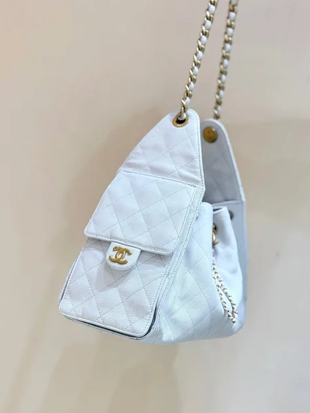 Chanel 25 Handbag In White 30 Gold Hardware product view 4