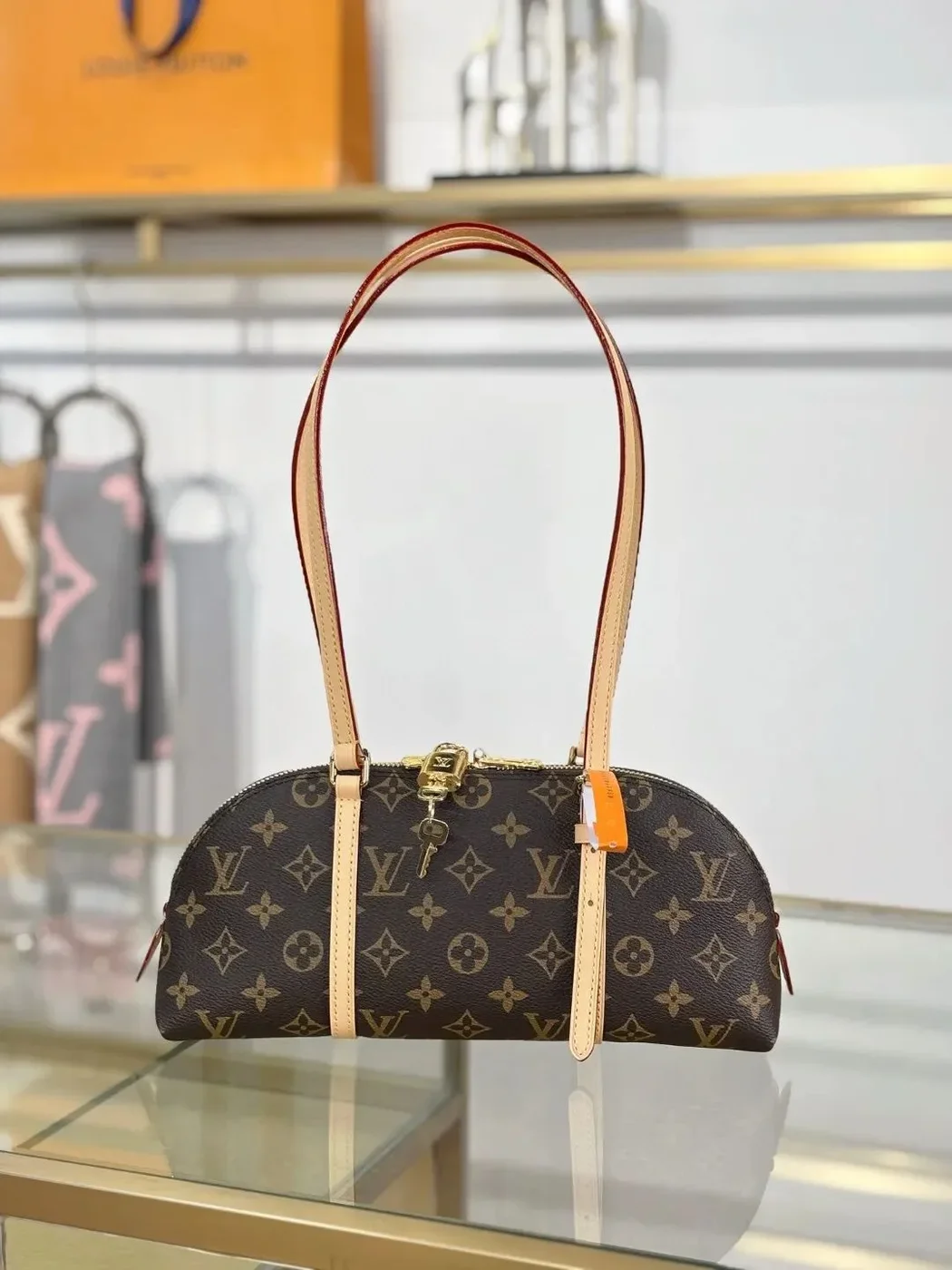 Louis Vuitton Squire East West bag Monogram product view 1