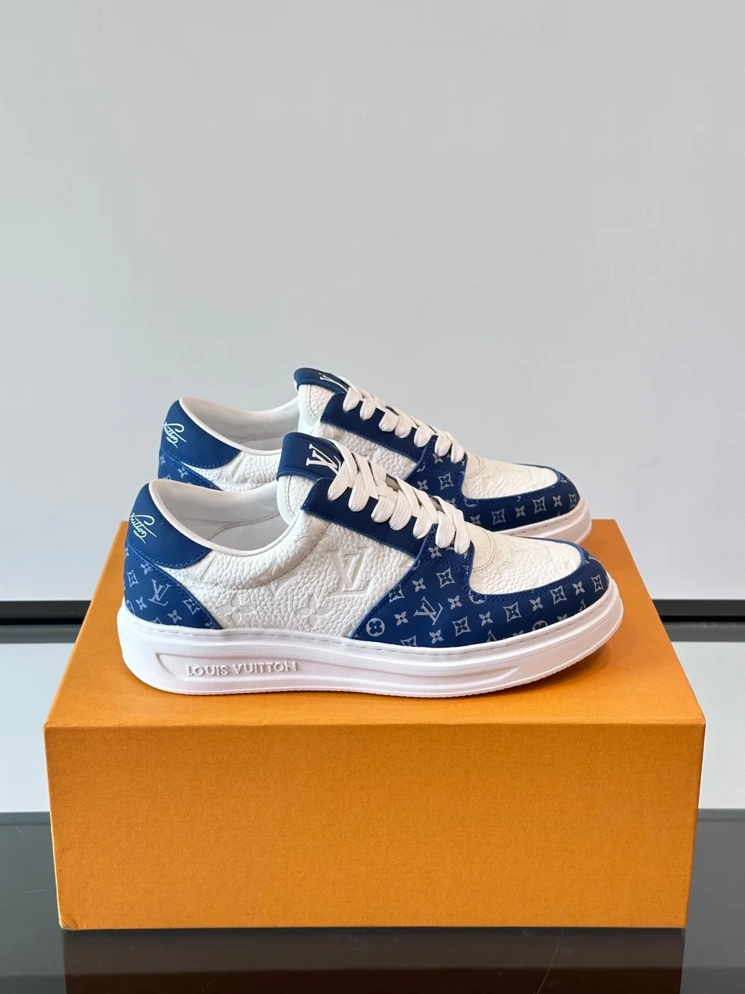 Louis Vuitton Low-Top Sneakers Blue and White Pattern product view 1