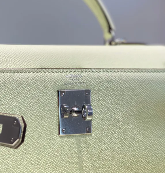Hermès Kelly 28 cm In Vert Fizz Swift Silver Hardware Bag product view 6