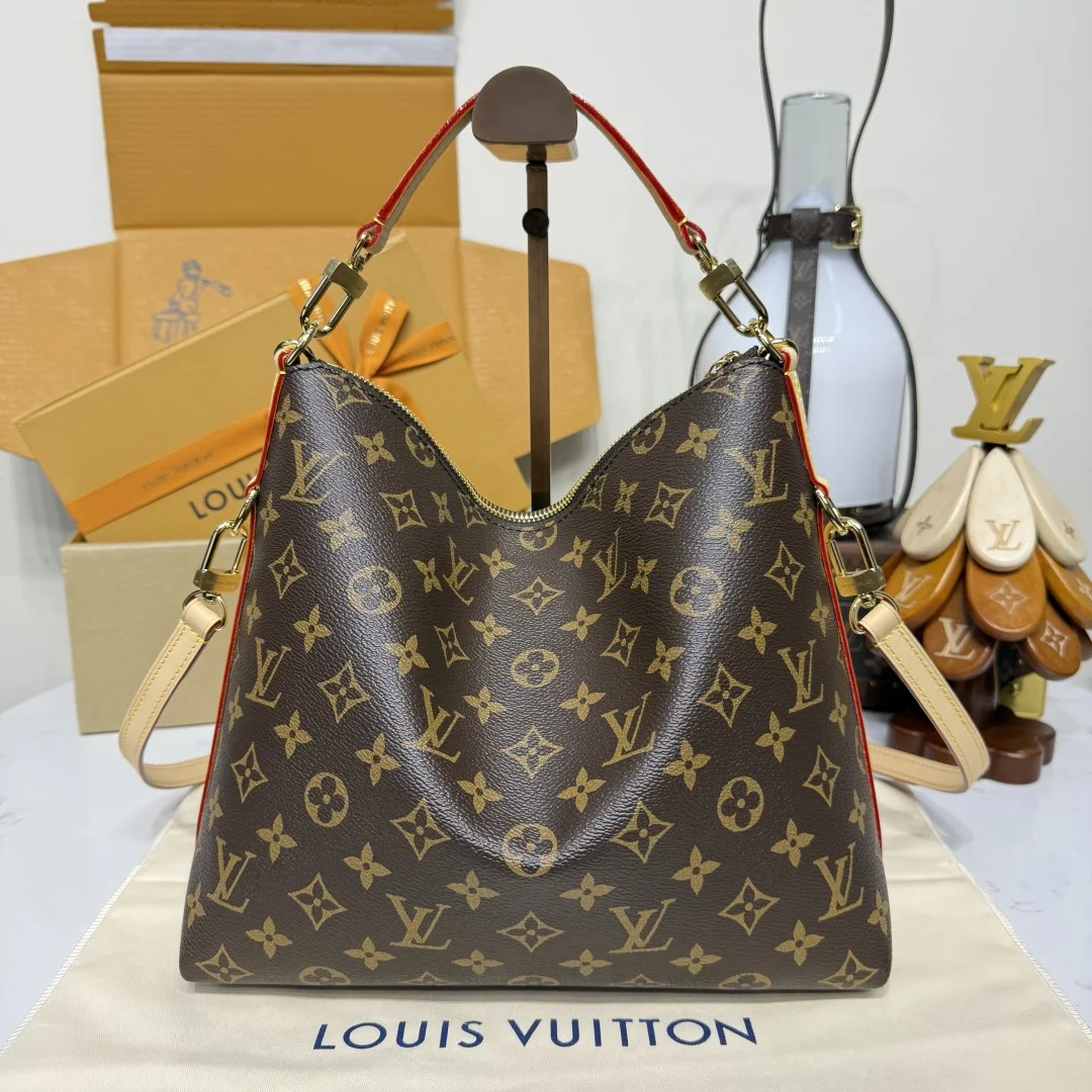 Louis Vuitton Multipass handbag in Monogram canvas product view 2