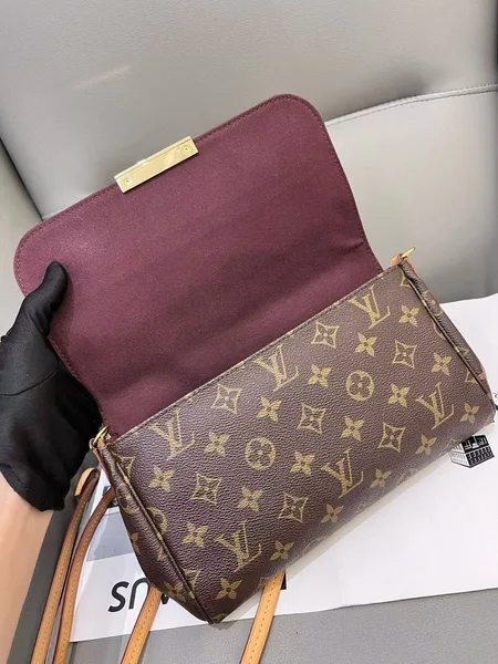 Louis Vuitton Favorite MM Bag product view 3