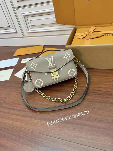 Louis Vuitton Pochette Métis East West Tourterelle Bag product view 2