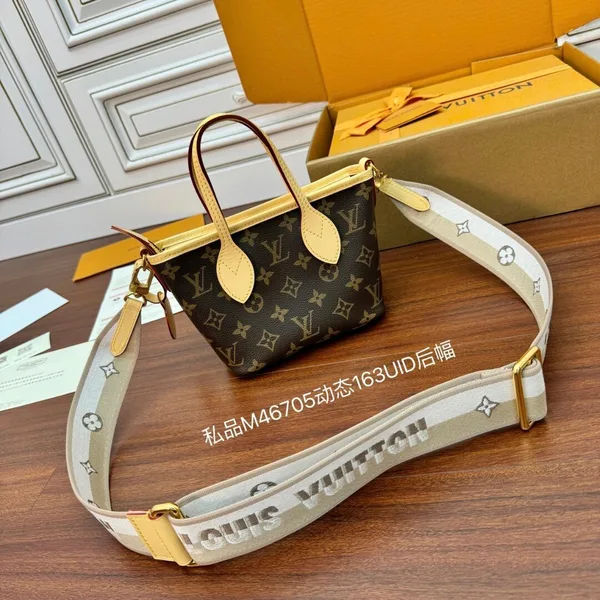 Louis Vuitton Neverfull BB Handbag in Monogram canvas product photo