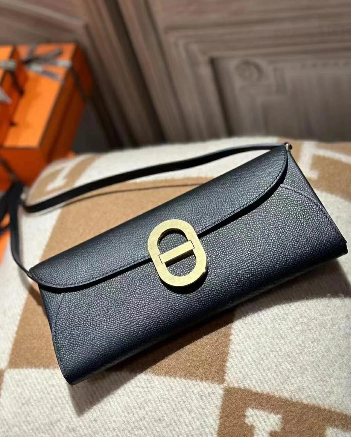 Hermès Maillon to go Black Epsom Gold Hardware Bag product view 2