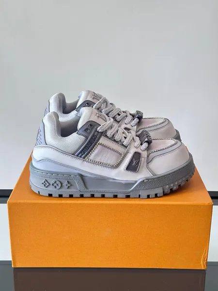 Louis Vuitton Men White Leather Gray Accents Sneakers product photo