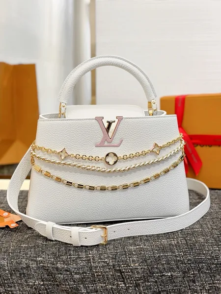 Louis Vuitton Capucines BB handbag in white Taurillon leather product photo