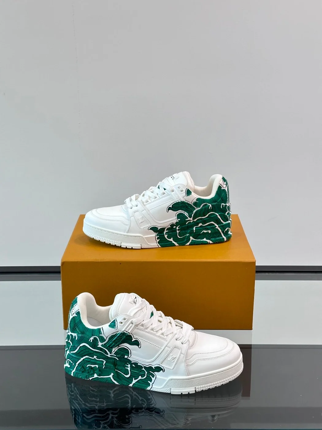 Louis Vuitton Men White Leather Sneakers With Green Graphic product view 4
