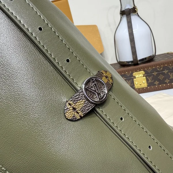 Louis Vuitton Carryall Vibe MM Bag product view 6