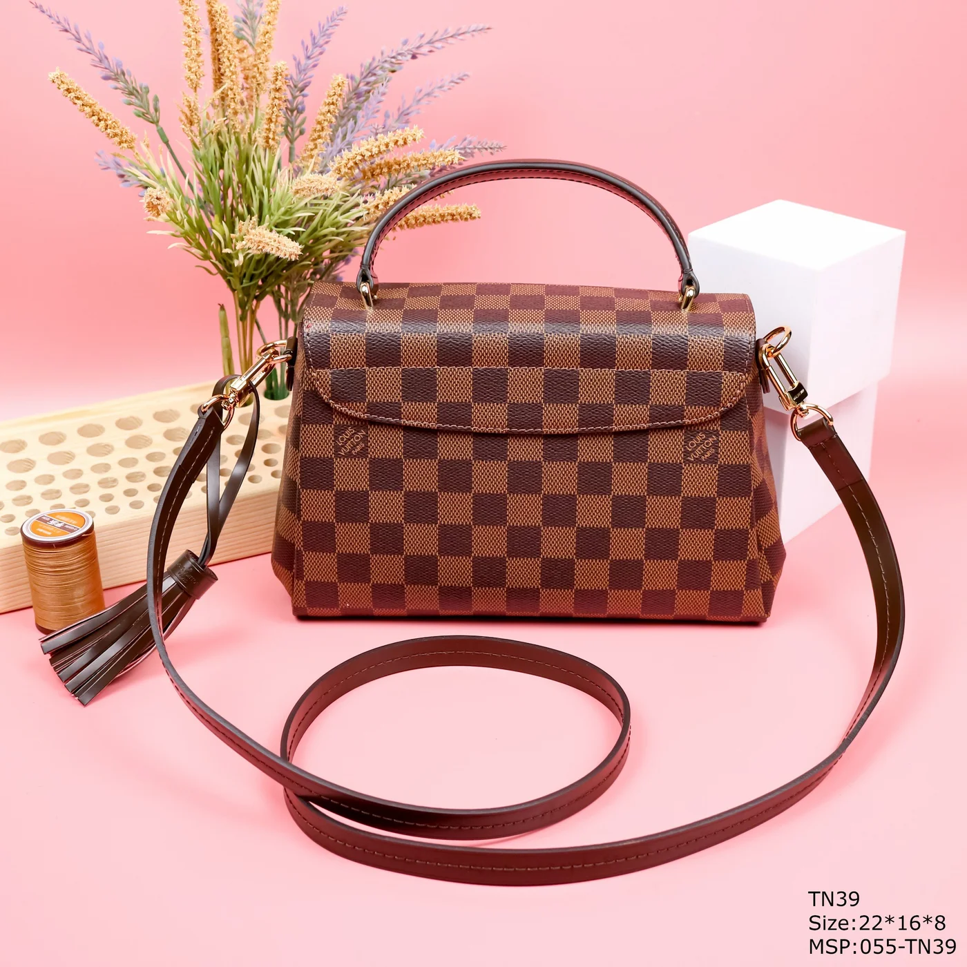 Louis Vuitton Croisette Handbags Caro Pattern 22x16x8cm product view 4