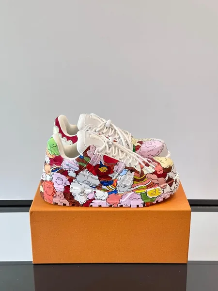 Louis Vuitton Men White Multicolor Leather Sneakers product photo