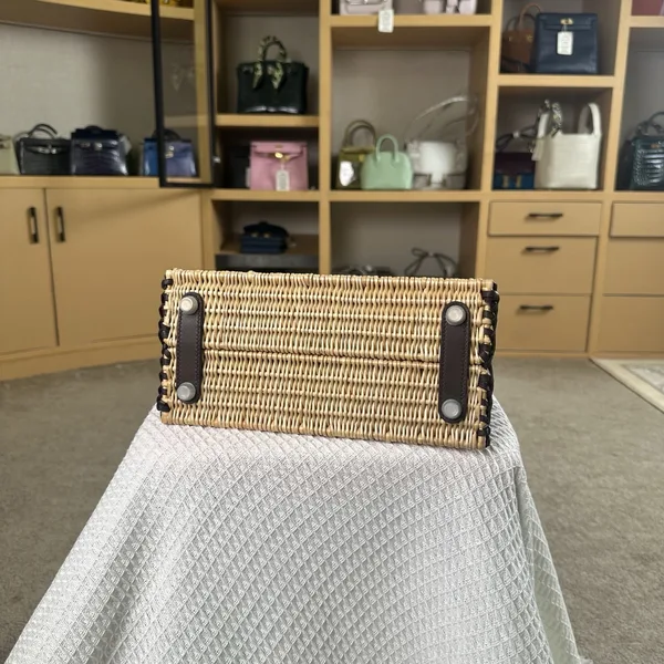 Hermès Birkin 25 cm Saddle Leather Bag product view 4
