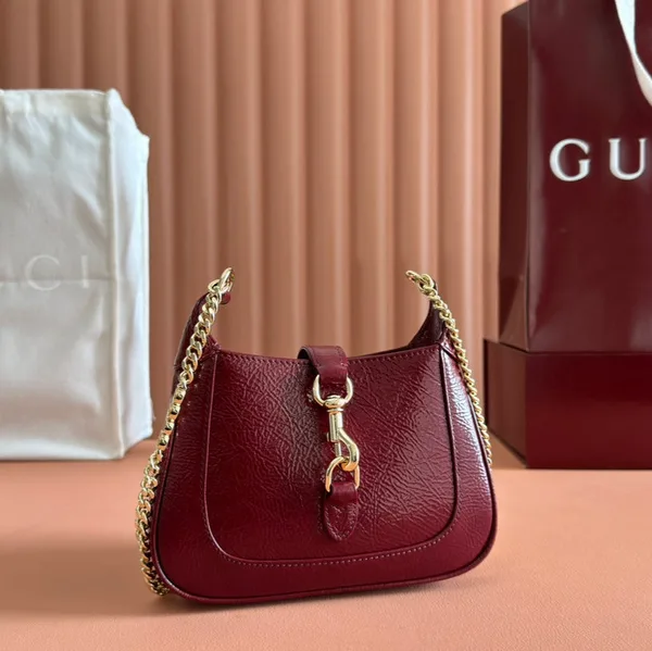 Gucci Jackie Notte Mini Bag 19 In Red Wine Cracked Lacquer Calfskin Gold Hardware product photo