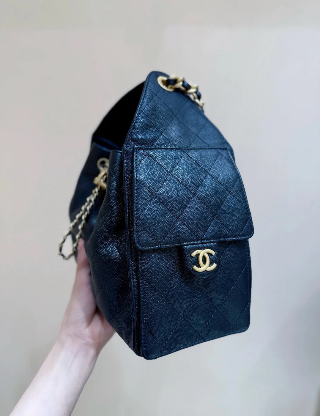 Chanel 25 Handbag In Black 30 Grained Calfskin Gold Hardware product view 8