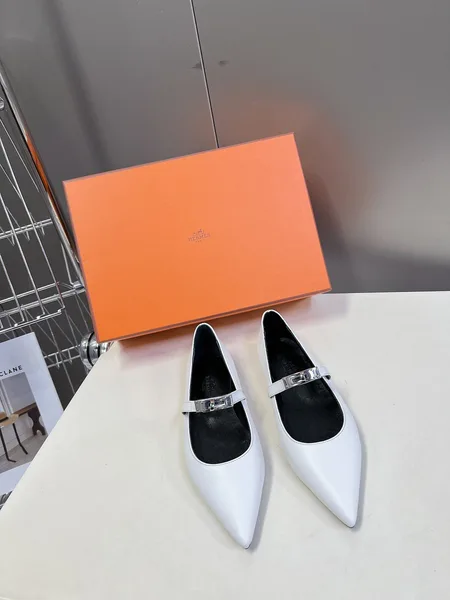 Hermès Women White Leather Pointed Mary Jane Flats product photo