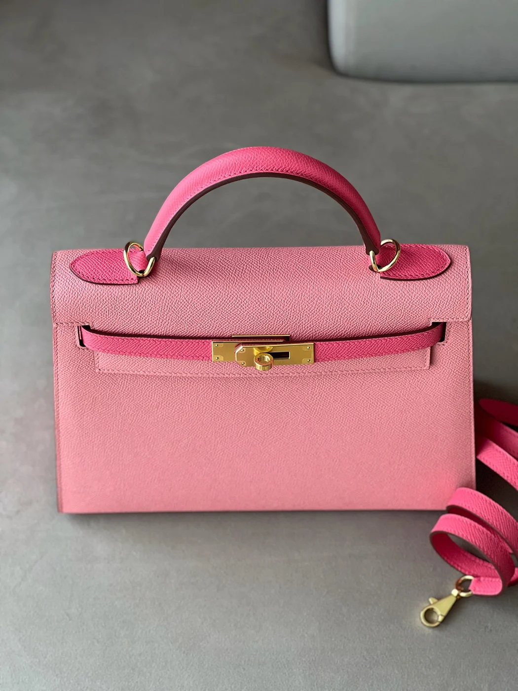 Hermès Kelly 28 Rose Pink/ Pink Gold Hardware Bag product view 5