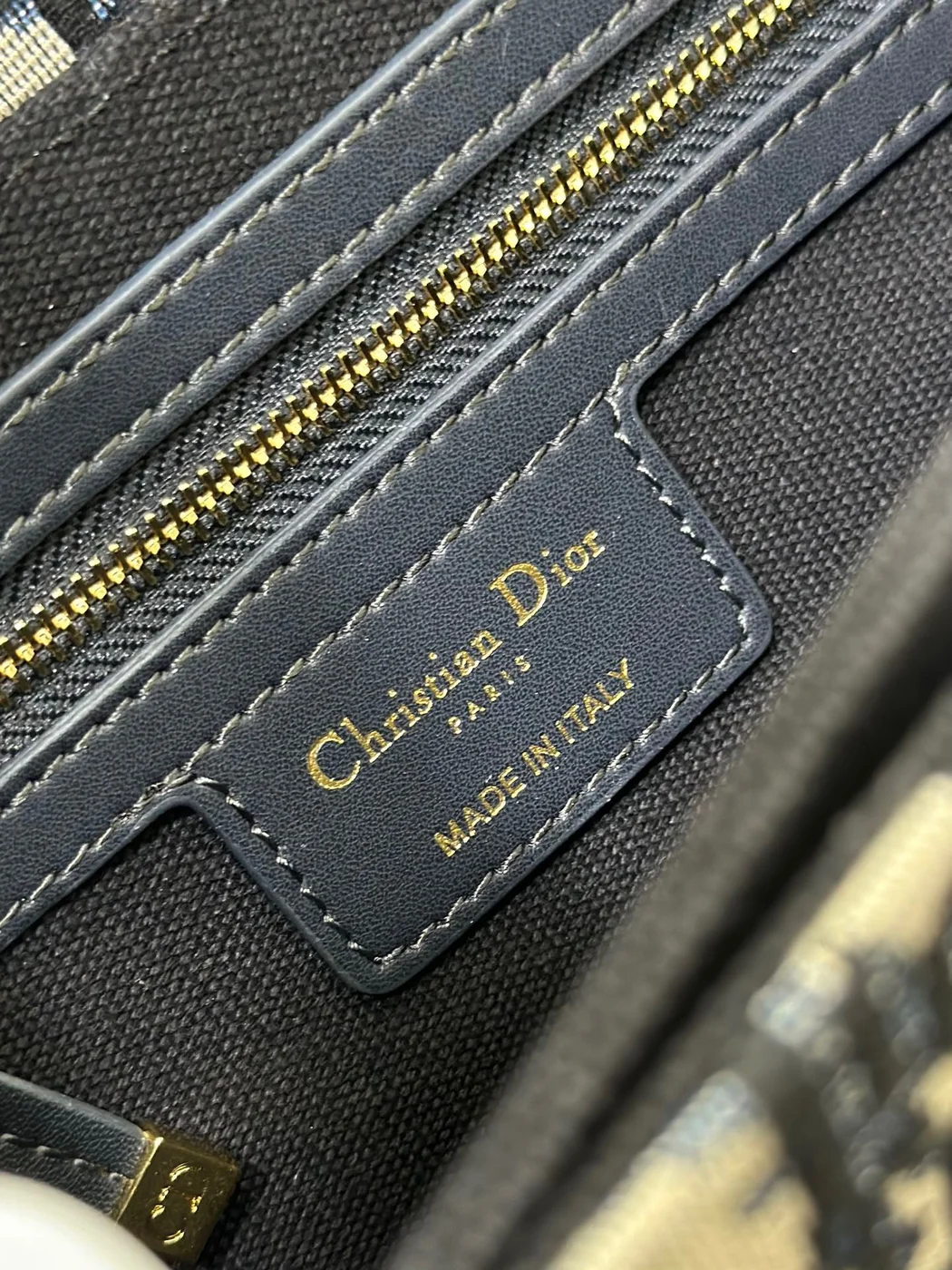 Dior 30 Montaigne Avenue Monogram Bag 22.5x12cm product view 4