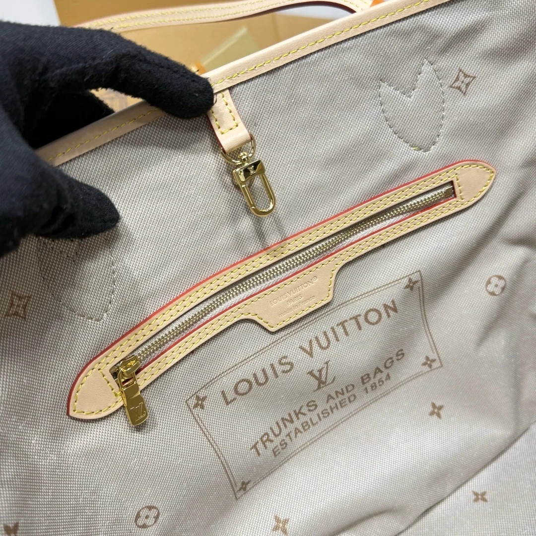 Louis Vuitton Neverfull MM Pre-Fall 2026 collection Bag product view 6