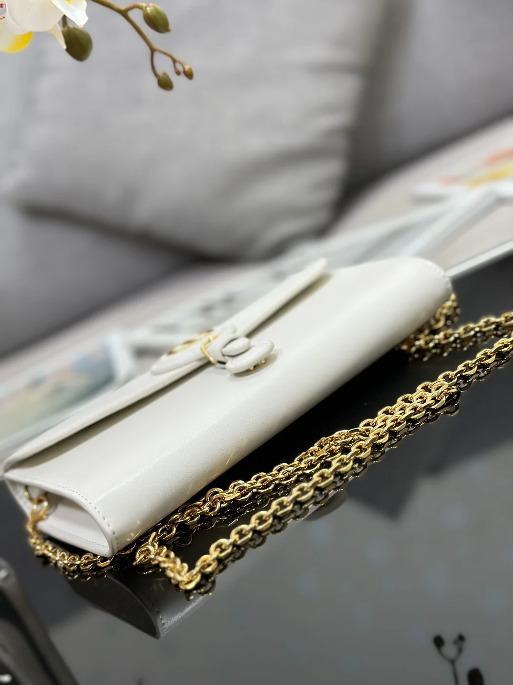 Dior Bobby Women’s Crossbody Bag White Smooth Leather 21.5x12x4cm product view 5