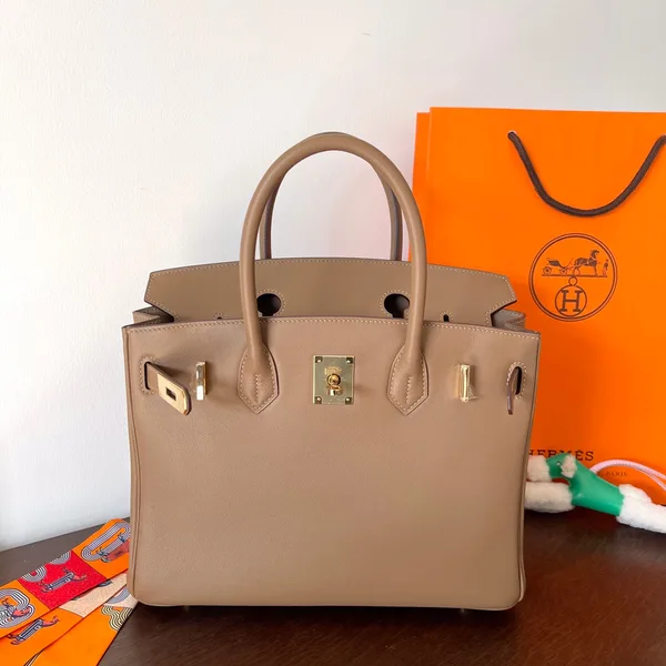 Hermès Birkin 30 cm Beige Swift Leather Gold Hardware Bag product view 3