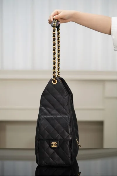 Chanel 25 Caviar Black Large size Bag product view 4