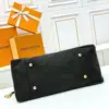 Louis Vuitton artsy mm black bag product view 4