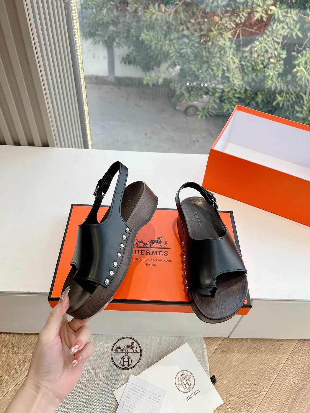 Hermès Women Black Leather Slingback Sandals product view 6