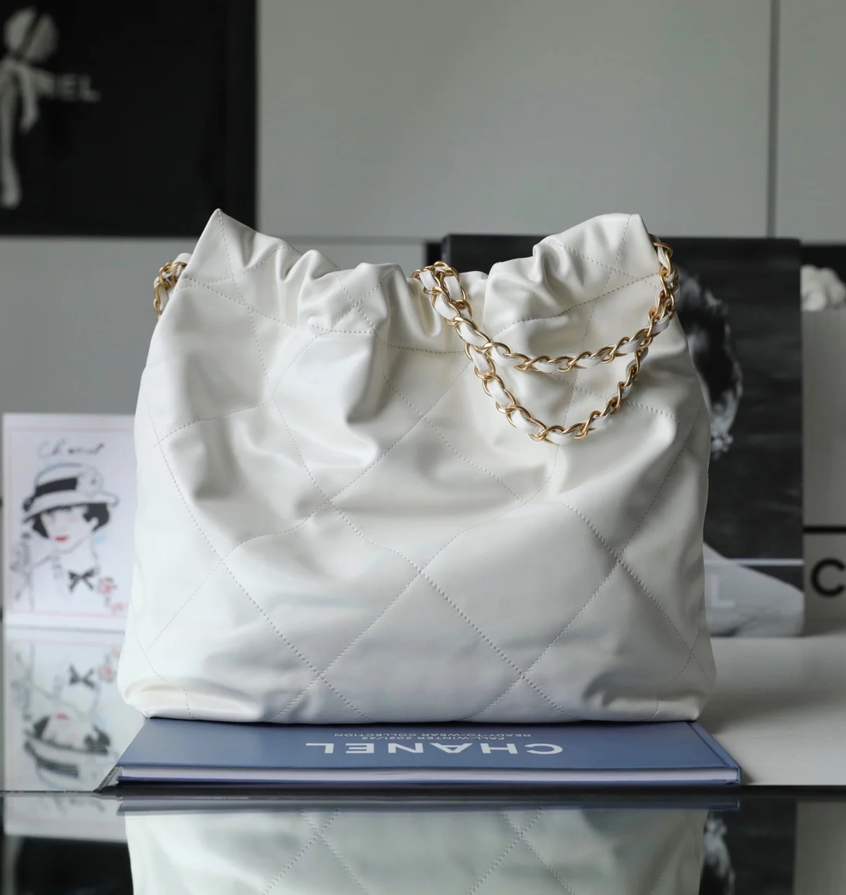 Chanel Handbag 22 Shopping Woman’s White Smooth Leather 35 cm product view 8